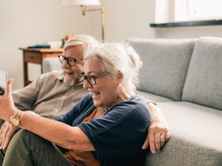 Oportunidad de empleo para niñeras y cuidado de ancianos